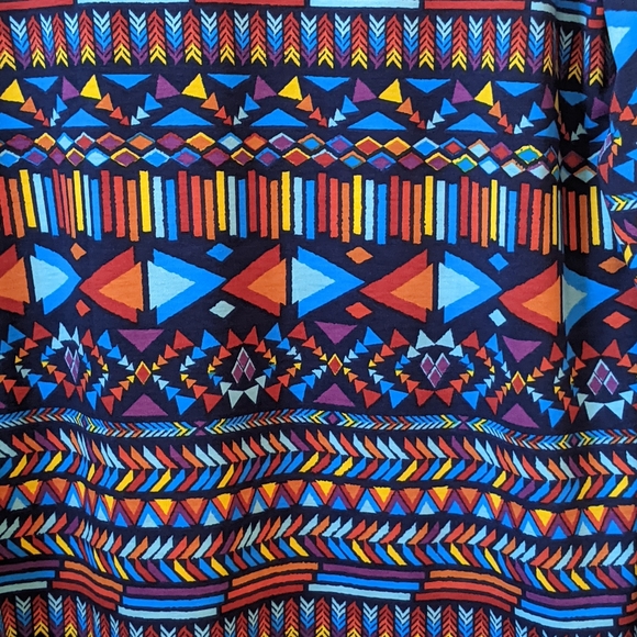 New LuLaRoe Lynnae L (14-16) - Picture 3 of 6